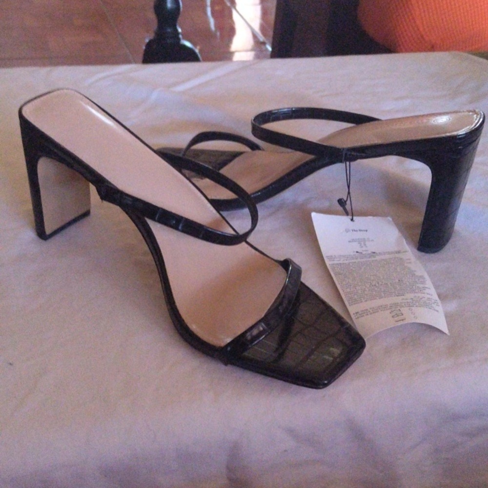 NWOT Black Strappy Women's Heels - Picture 5 of 9
